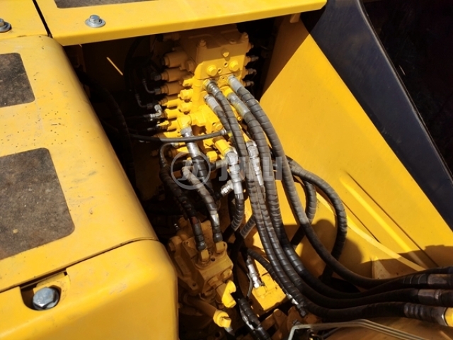 Komatsu PC130-7