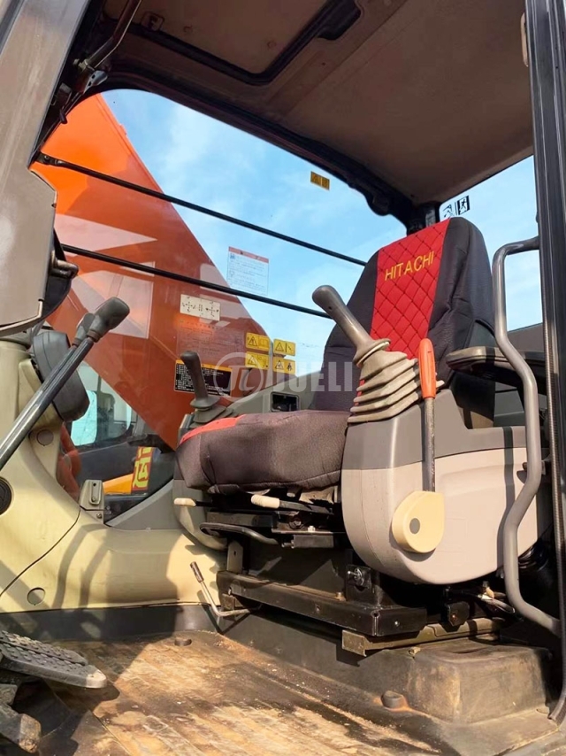 Hitachi ZX250